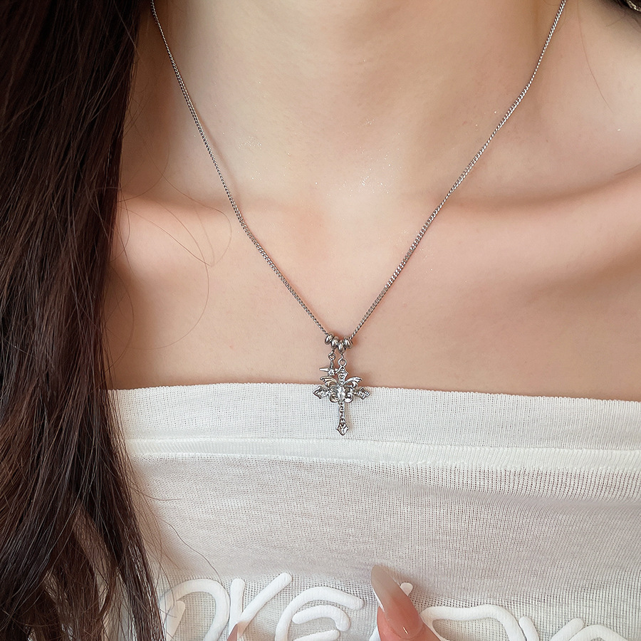 Zircon key cross necklace, light luxury niche high-end clavicle chain, personalized fashion jewelry for women - view 6