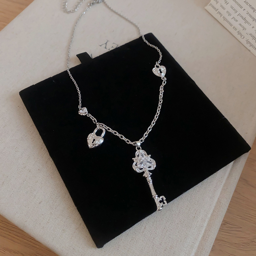Zircon key cross necklace, light luxury niche high-end clavicle chain, personalized fashion jewelry for women - view 7