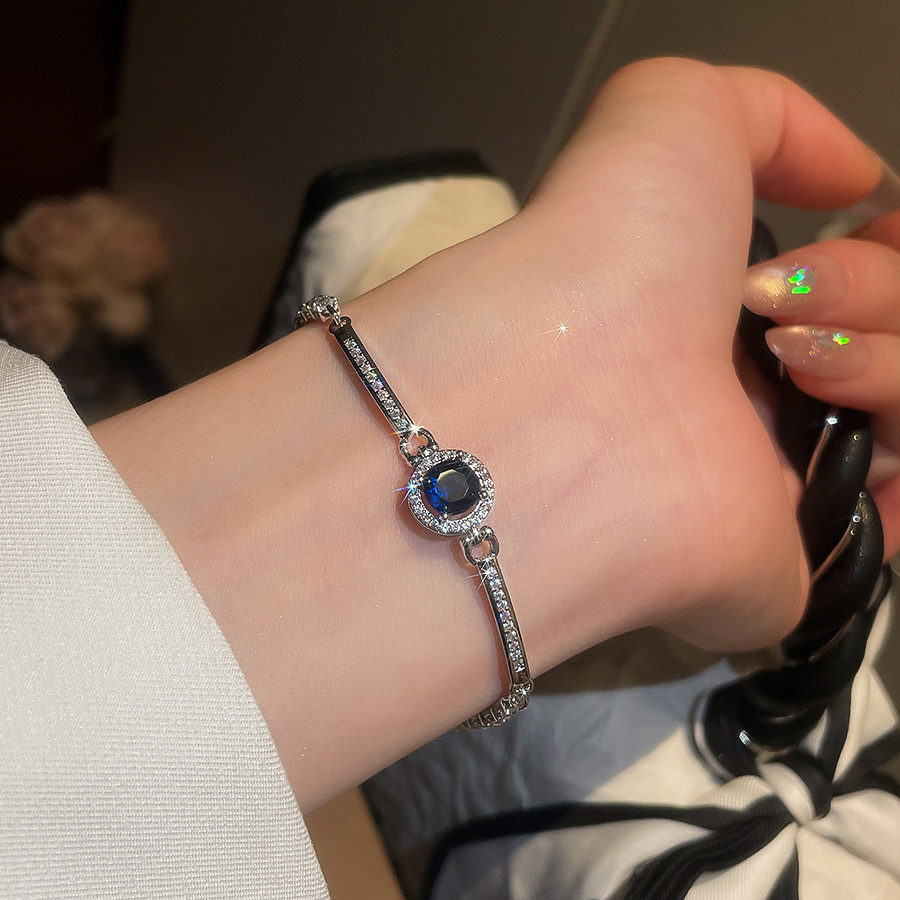 Vintage super shiny zircon round bracelet for women, light luxury high-end feel, niche fashion jewelry wholesale - view 7