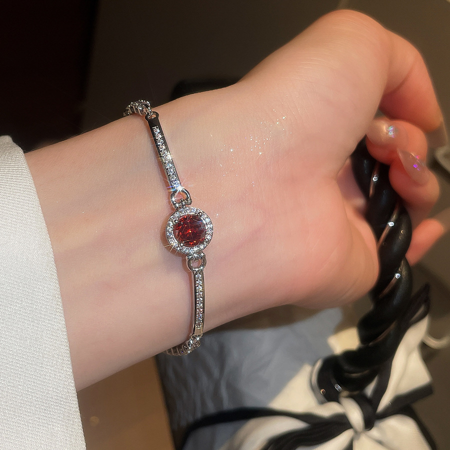 Vintage super shiny zircon round bracelet for women, light luxury high-end feel, niche fashion jewelry wholesale - view 6