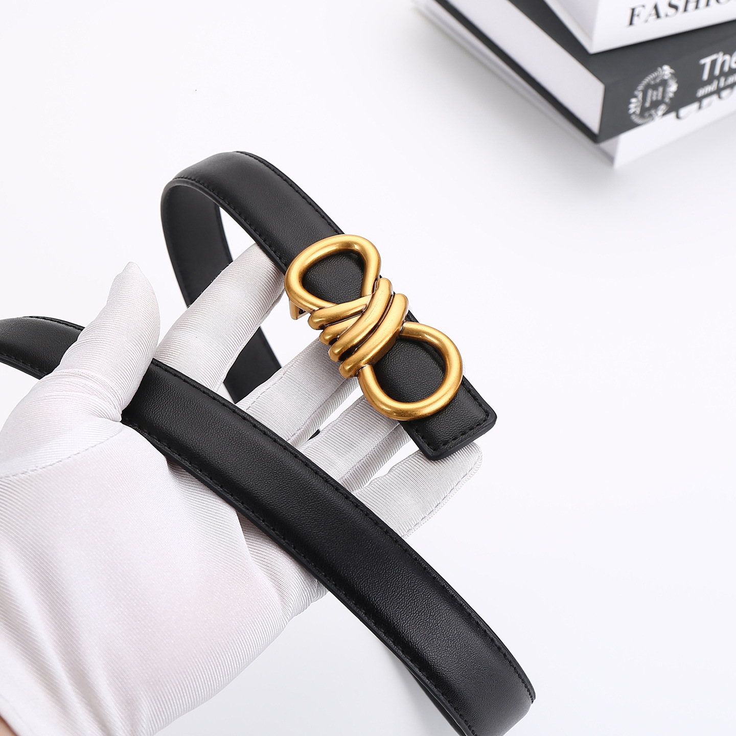 Designer Women Genuine Leather Belt Luxury Gold Metal Buckle Fashion Brand Multi Color All Match Business Commute Jeans Dress Pants Decorative Casual 