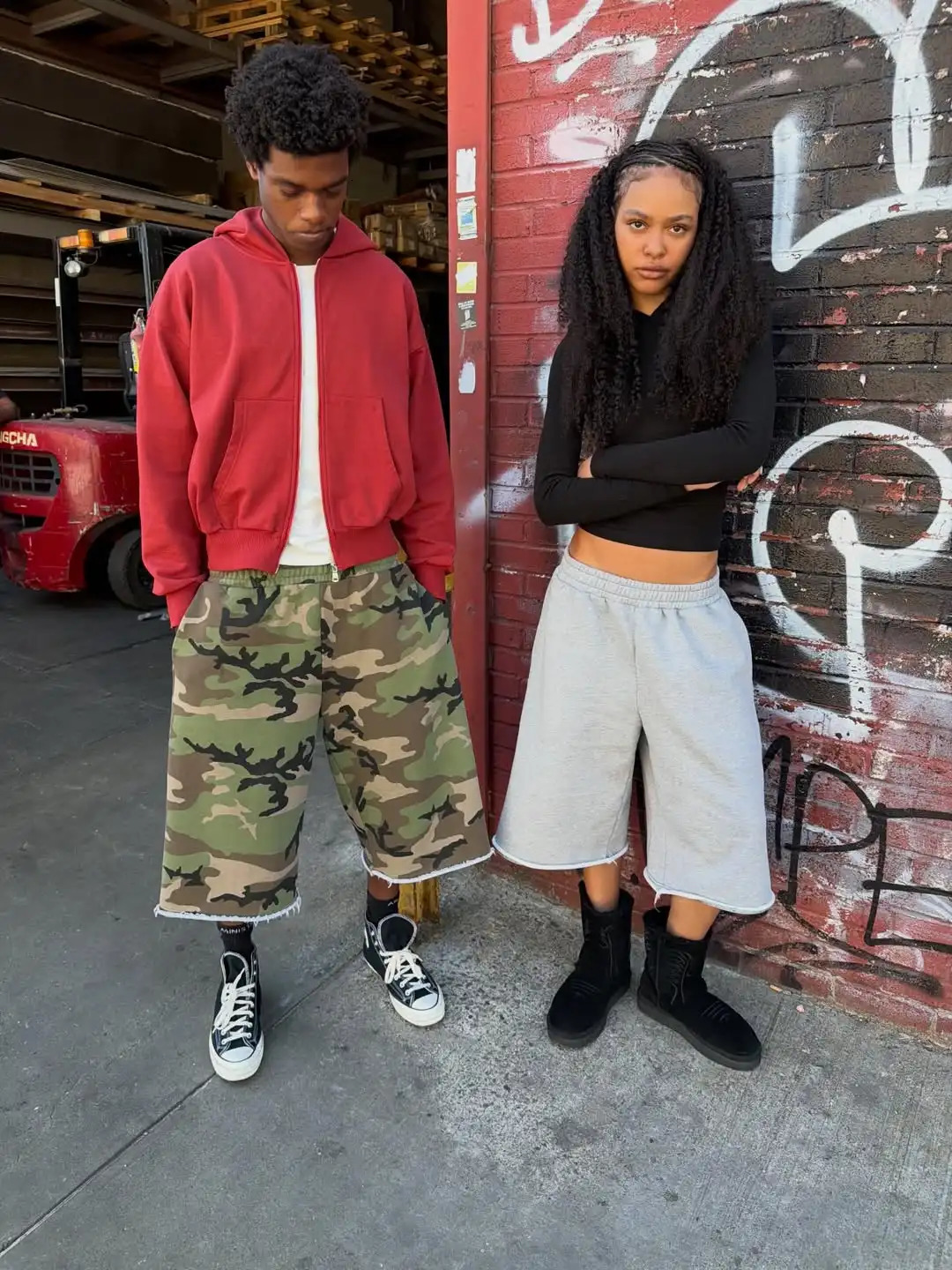 Camouflage Baggy Sweat Shorts Y2K Streetwear Raw Edge Patch Pocket Elastic Waist Loose Casual Wide Leg Shorts for Men Women 260613 - view 4