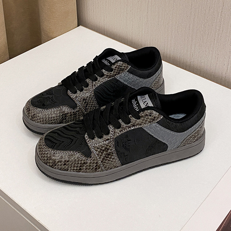 Free Shipping 2026 Designer Shoes Breathable Flat Skate Sneakers 2026 New, Street Style Casual Sport Shoes for Men & Women