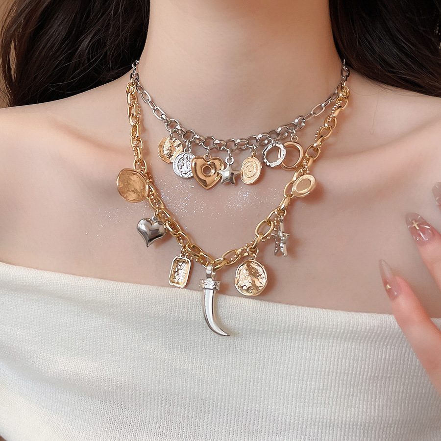 European American cross-border popular metal double-layer pentagram heart pendant necklace, fashionable and creative collarbone chain choker - view 6