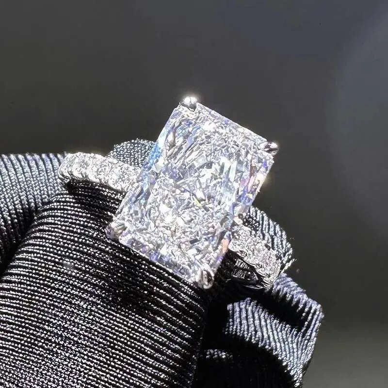 Rings Real Solid 18K White Gold Radiant shape DVVS1 moissanite Diamonds Women Wedding Party Engagement Ring AA