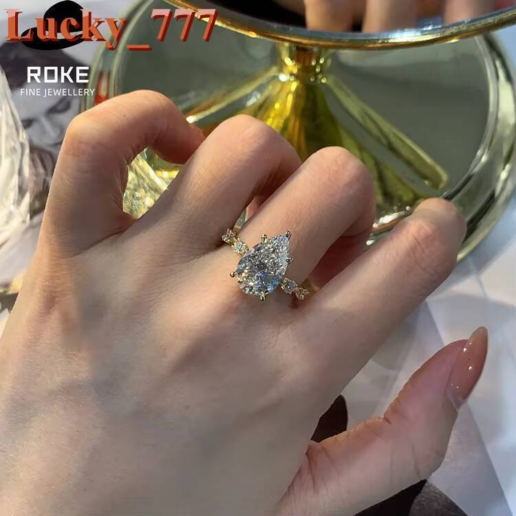 9K-18K Gold Elegant Ladies 403ct Diamond Ring Lab-grown Pear-shaped Diamond Centre Stone Claw-set Design