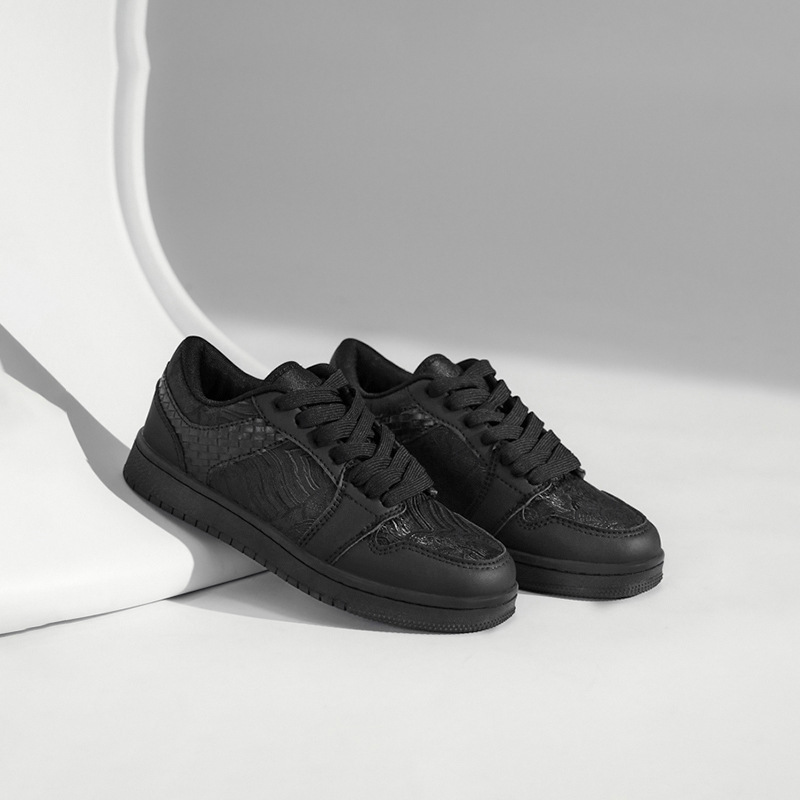 Free Shipping 2026 Designer Shoes Breathable Flat Skate Sneakers 2026 New, Street Style Casual Sport Shoes for Men & Women