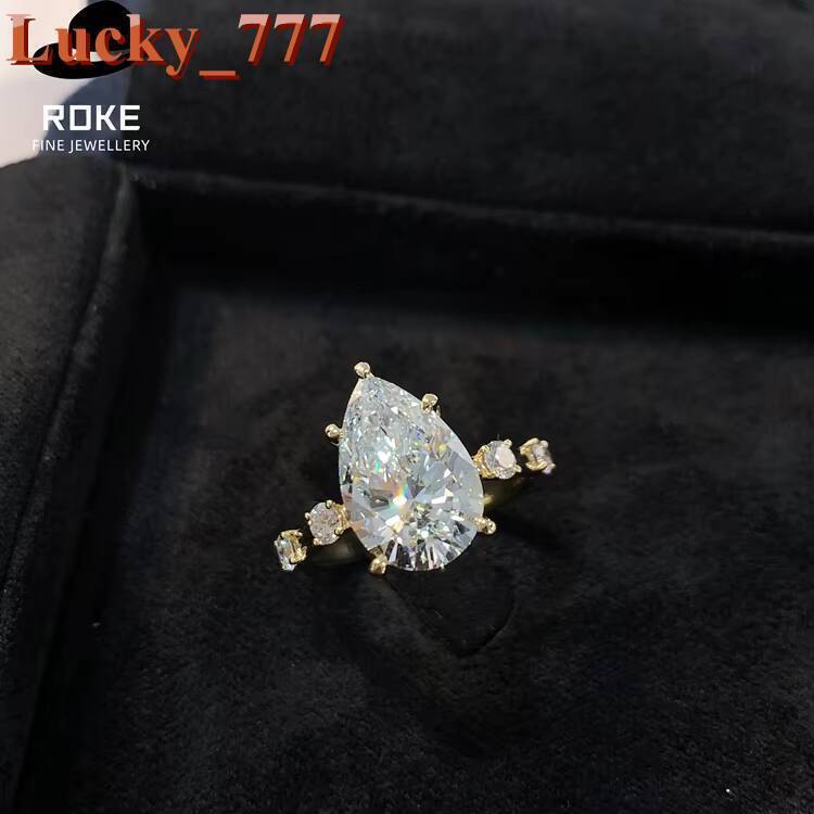 9K-18K Gold Elegant Ladies 403ct Diamond Ring Lab-grown Pear-shaped Diamond Centre Stone Claw-set Design