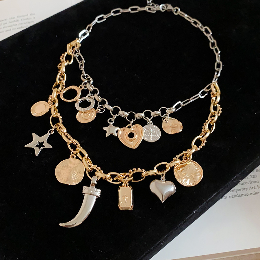 European American cross-border popular metal double-layer pentagram heart pendant necklace, fashionable and creative collarbone chain choker - view 9