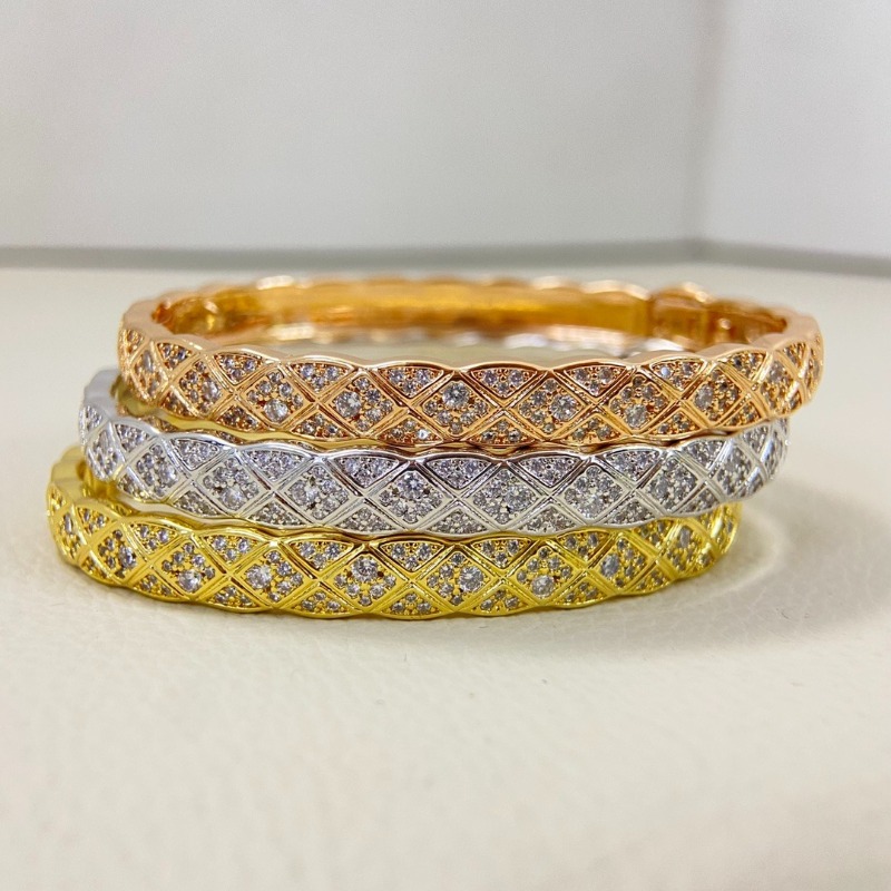Luxurious Jewelry Bracelet 18K Gold Diamond-studded Bracelet Diamond-encrusted Diamond-shaped Bracelet Jewelry