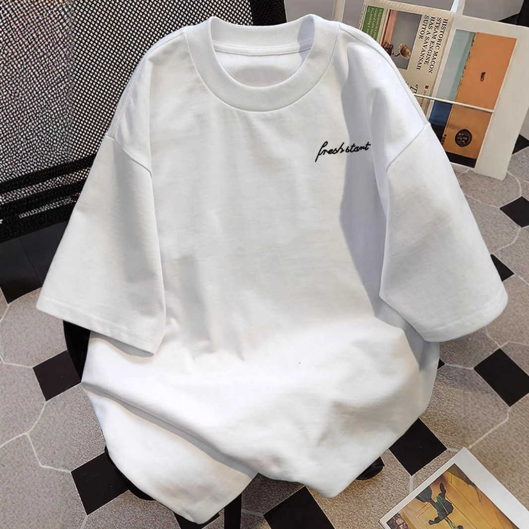Chic and cool spring-summer couple's vintage Hong Kong-style casual T-shirt with trendy lettering, loose-fit short sleeve design X260616