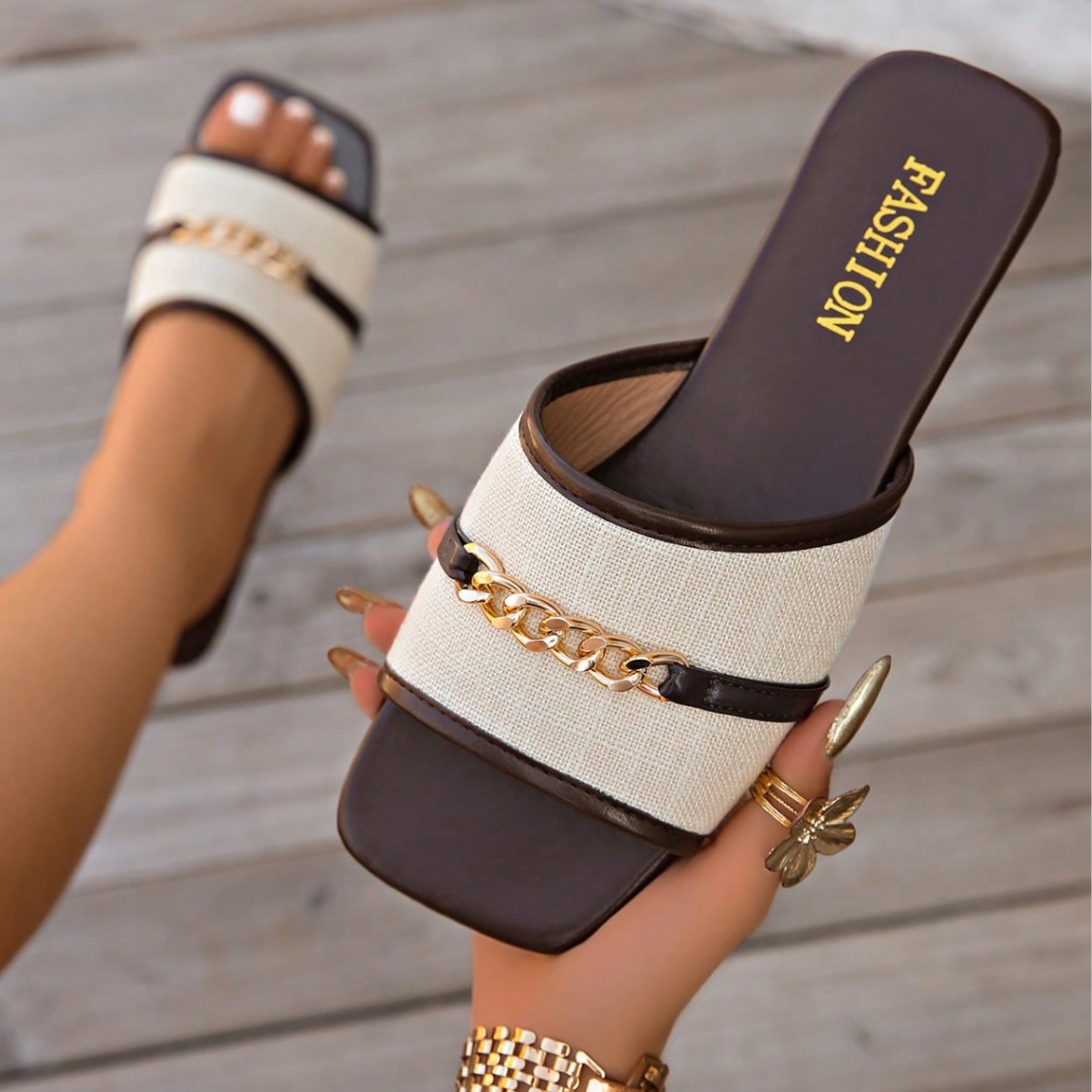 Designer new arrival womens slippers 2026 spring summer hit fashion high end metal buckle flat sandals lightweight and comfortable sizes 36-43 free sh
