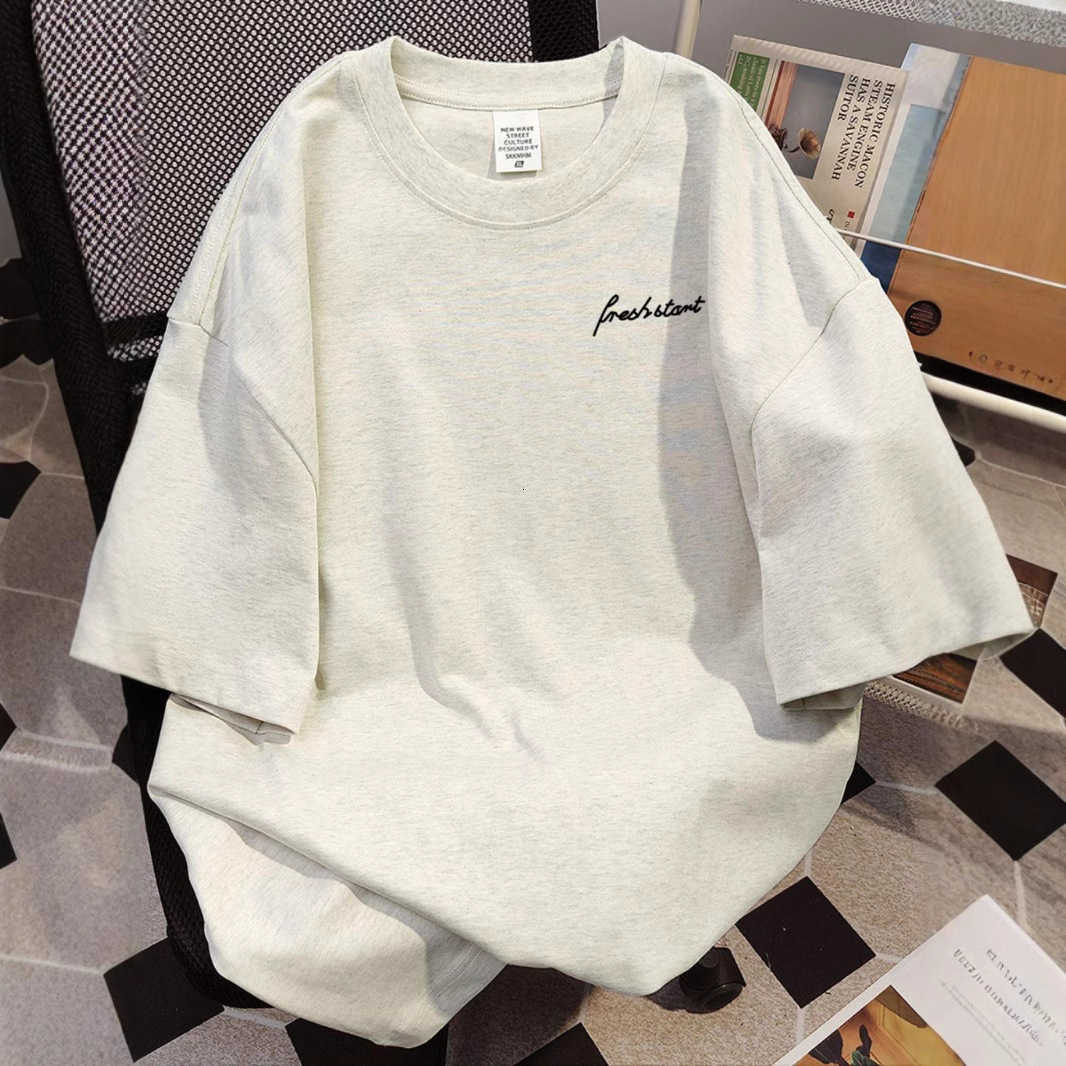 Chic and cool spring-summer couple's vintage Hong Kong-style casual T-shirt with trendy lettering, loose-fit short sleeve design X260616
