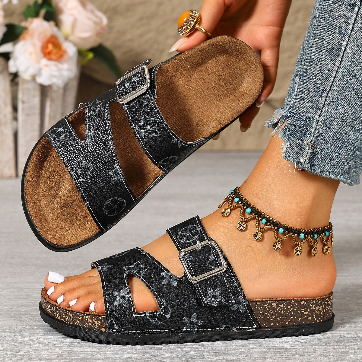 Free Shipping Summer New Design Style Women Beach Slippers 2026s Fashion Versatile Premium Print Outdoor Cool Slippers Large Size 36-43 Hot Sale