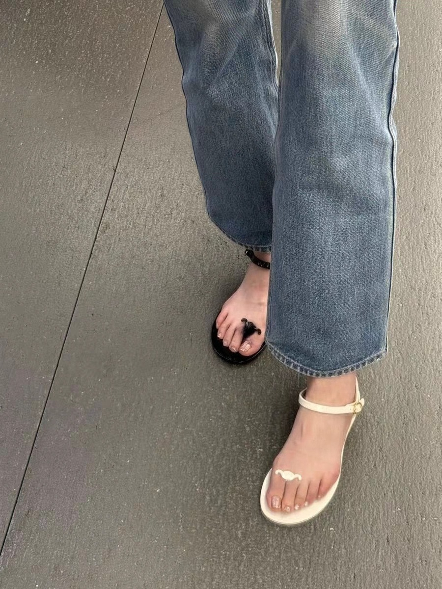 CE Luxury Designer Shoes Women Fashion Open Toe Slide Sandals Soft Flat Slippers Casual Outdoor Beach Summer Slip On Shoes Multiple Colors Size 35-40