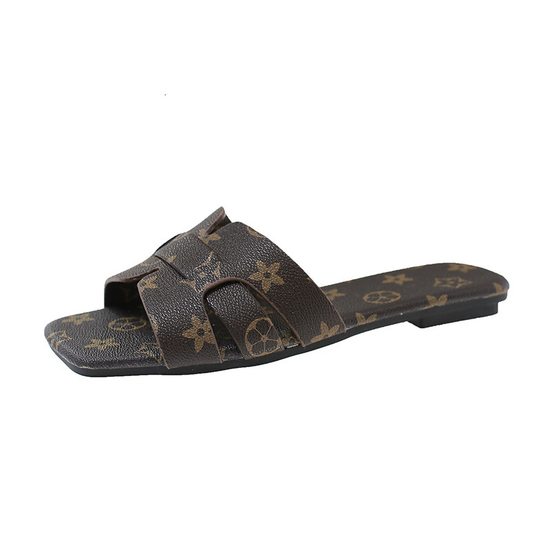 2026 Summer New Type One Font Square Head Fashion Flat Bottom Large Size Casual Versatile Small Fragrant Wind Cool Slippers Wholesale for Women