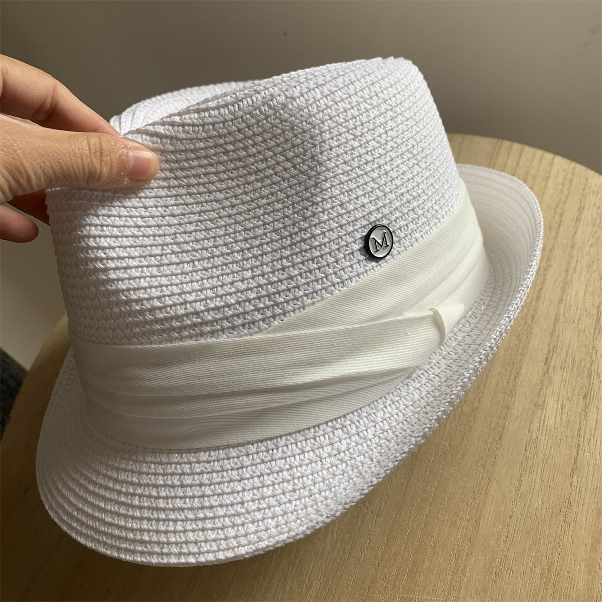 Summer white rolledbrimmed straw hat shortbrimmed breathable sunprotective casual British jazz for young men and women 250905