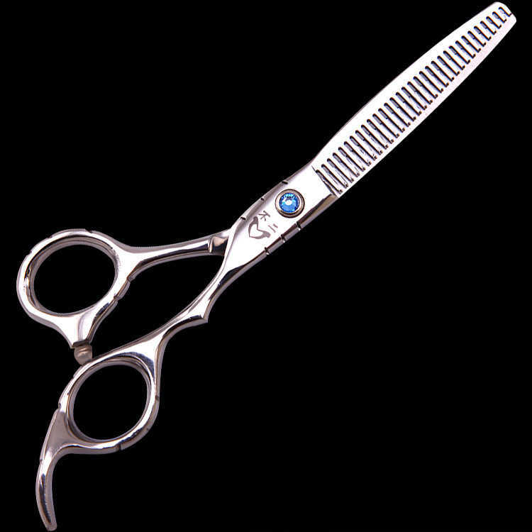 Hair scissors make smooth, seamless, thin and fragmented cuts. They are also suitable for trimming and cutting teeth. L260617