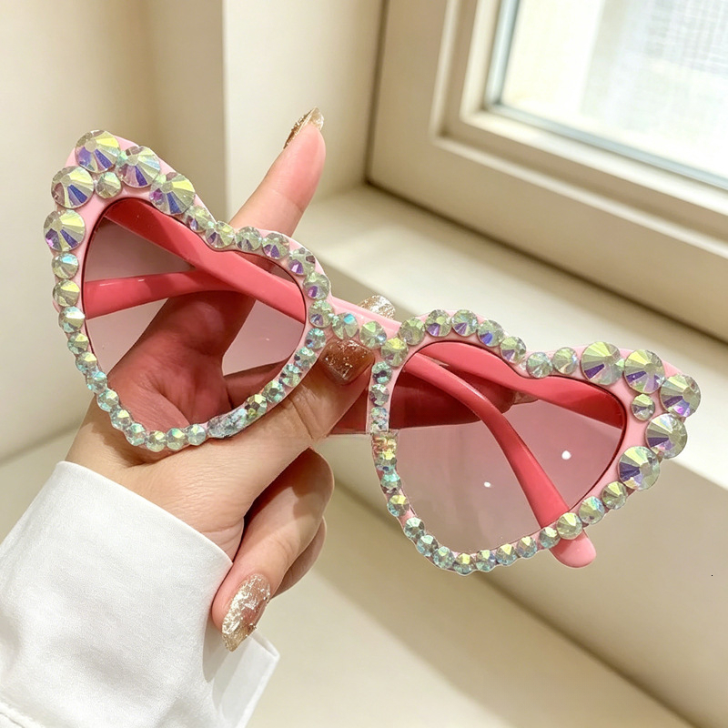 Heart-Shaped Sunglasses with Rhinestones, Women's Frameless Gradient Lenses, Iridescent Detail, UV380 Protection, PC Construction - Casual Bling Eyewe