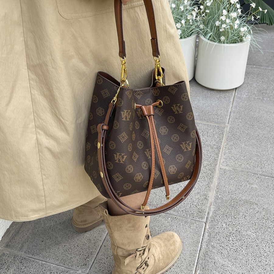 Designer bag Gutiko Women's Vintage Drawstring Bucket Women 2026 New Handheld Large Capacity High-end Feel Single Shoulder Crossbody Bag - view 3