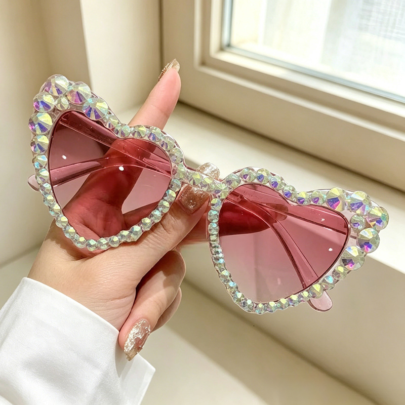 Heart-Shaped Sunglasses with Rhinestones, Women's Frameless Gradient Lenses, Iridescent Detail, UV380 Protection, PC Construction - Casual Bling Eyewe - view 5