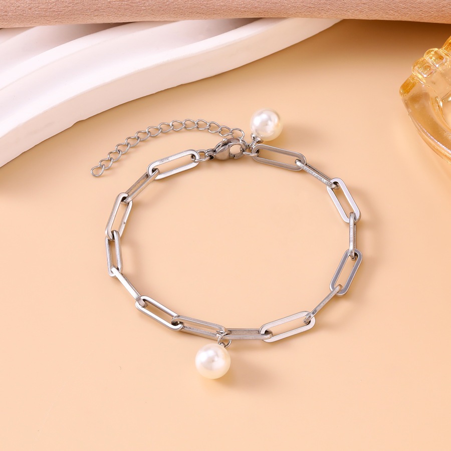 New European and American cross-border personalized pearl paperclip bracelet, niche design, gold-plated stainless steel jewelry, in-stock wholesale - view 4