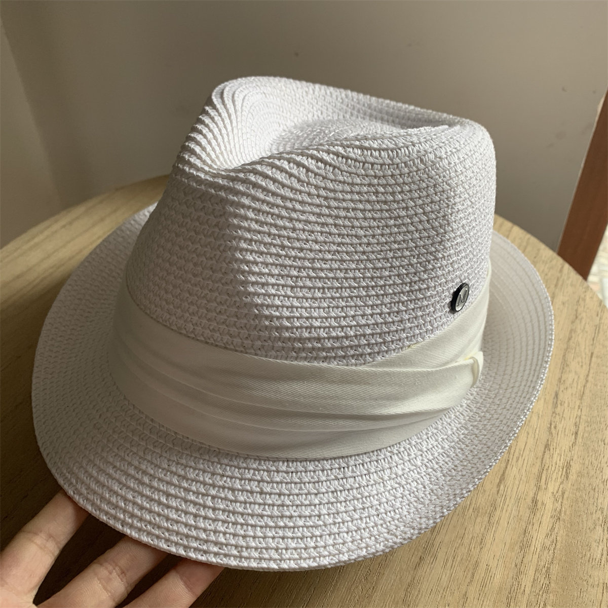 Summer white rolledbrimmed straw hat shortbrimmed breathable sunprotective casual British jazz for young men and women 250905