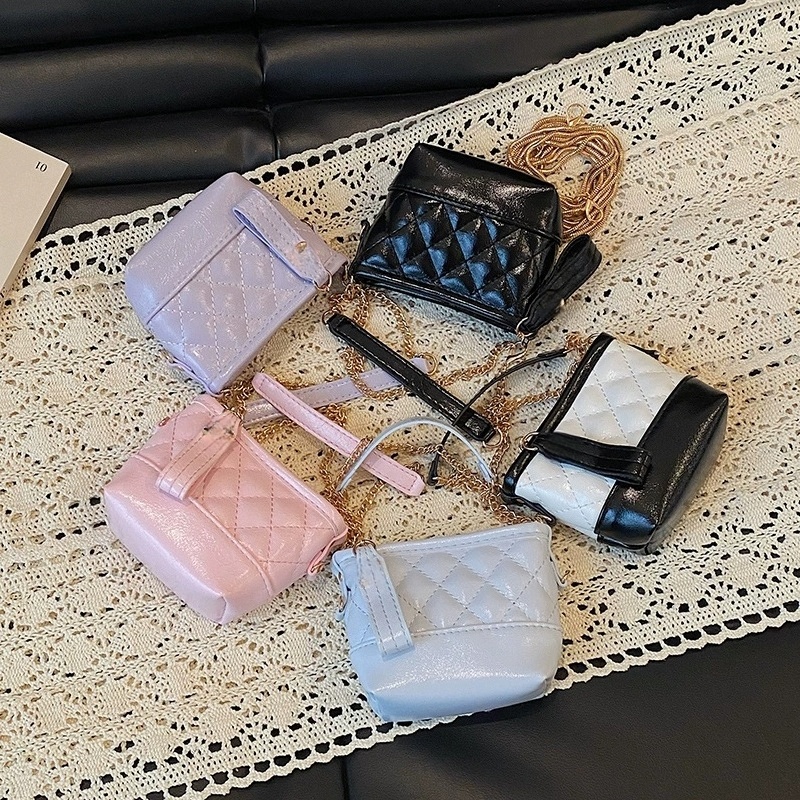 Lady styel children diamond checkered handbags New girls metal chain Wandering bag kids one-shoulder princess bags Z1539