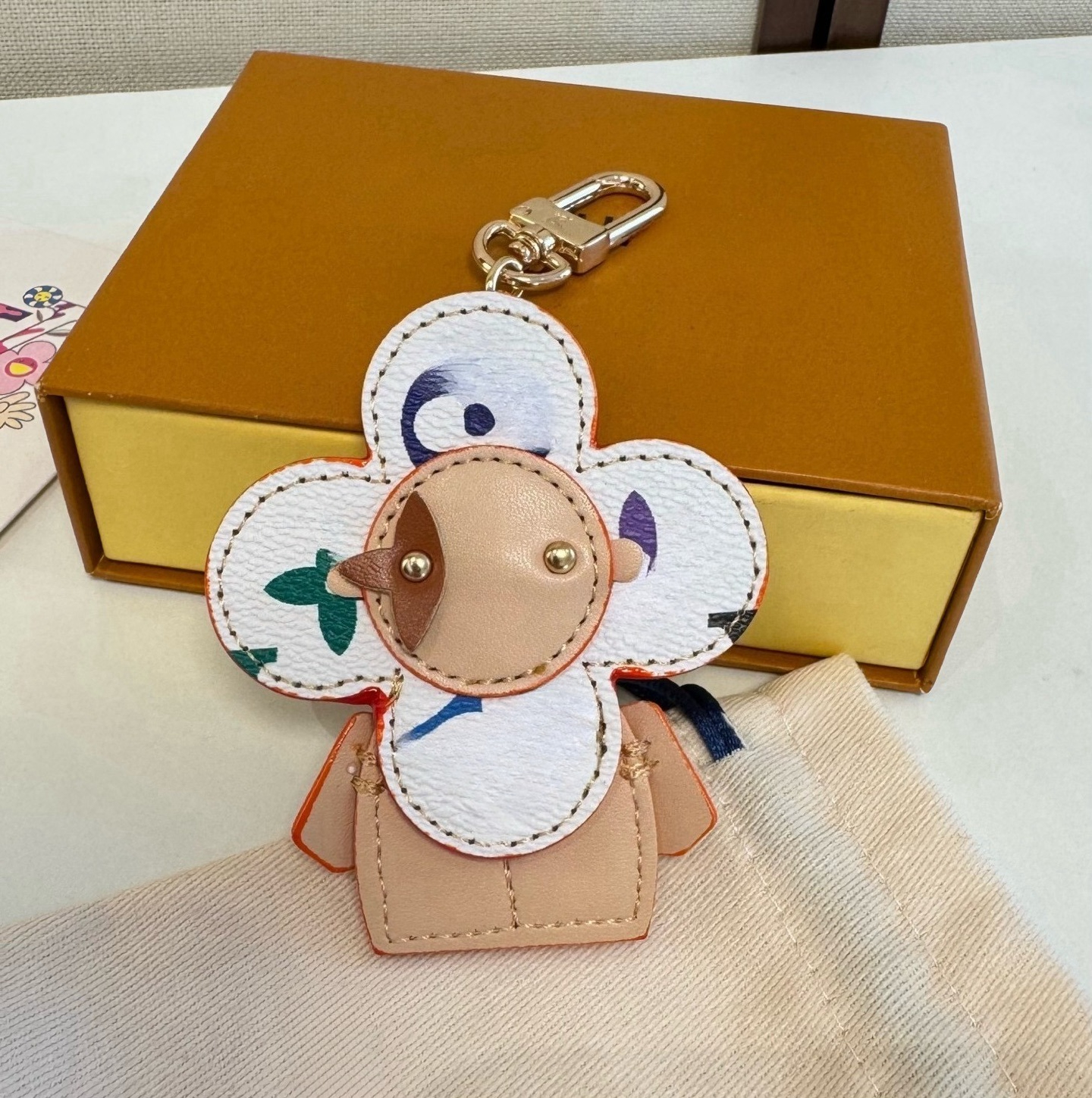 Designer Sunflower Keychain Luxury Charm Keychains For Women Leather Keyring Classic Letters Bag Pendant Key Chains Gift