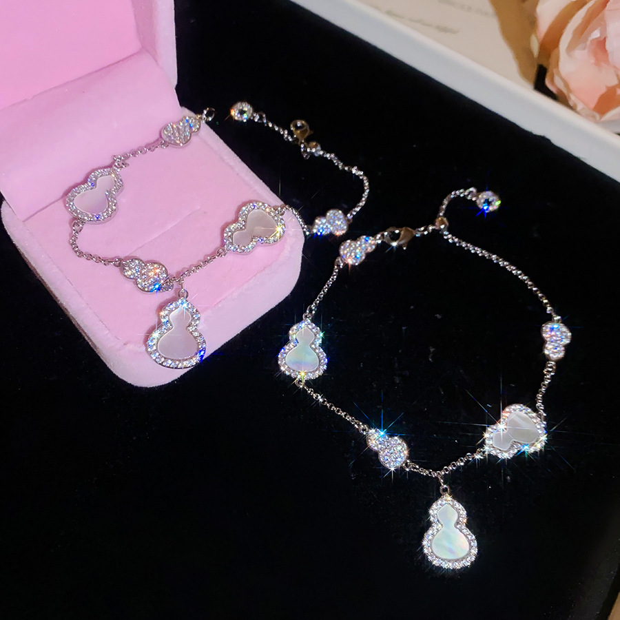 New ultra-shiny zircon gourd mother-of-pearl bracelet, new Chinese-style exquisite niche design jewelry, fashionable and versatile accessory - view 8