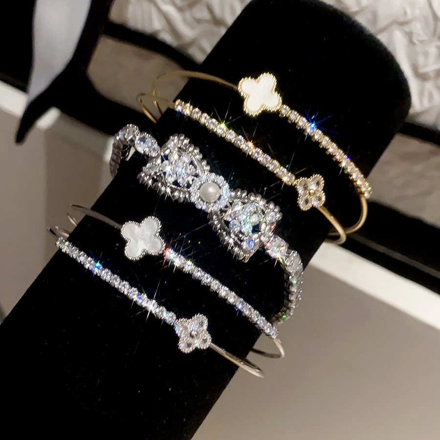 European and American trendy ultra-shiny zircon double-layer four-leaf flower bracelet, light luxury high-end fashion niche jewelry for women - view 3