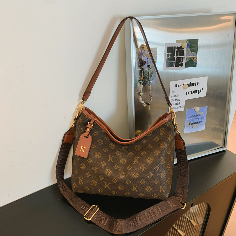 Luxury Designer New Luxury Shoulder Bags Solid Color Small Square Simple Commuting Lightweight Single Shoulder Crossbody Bag Daily Use Free Shipping - view 4