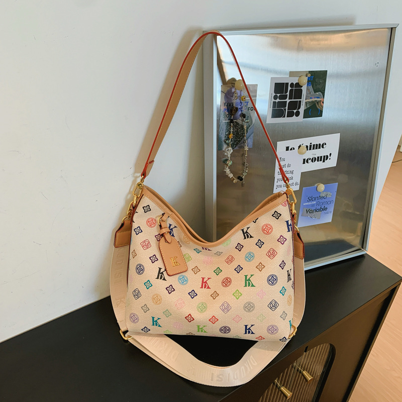 Luxury Designer New Luxury Shoulder Bags Solid Color Small Square Simple Commuting Lightweight Single Shoulder Crossbody Bag Daily Use Free Shipping - view 3