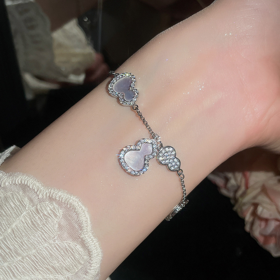 New ultra-shiny zircon gourd mother-of-pearl bracelet, new Chinese-style exquisite niche design jewelry, fashionable and versatile accessory - view 4