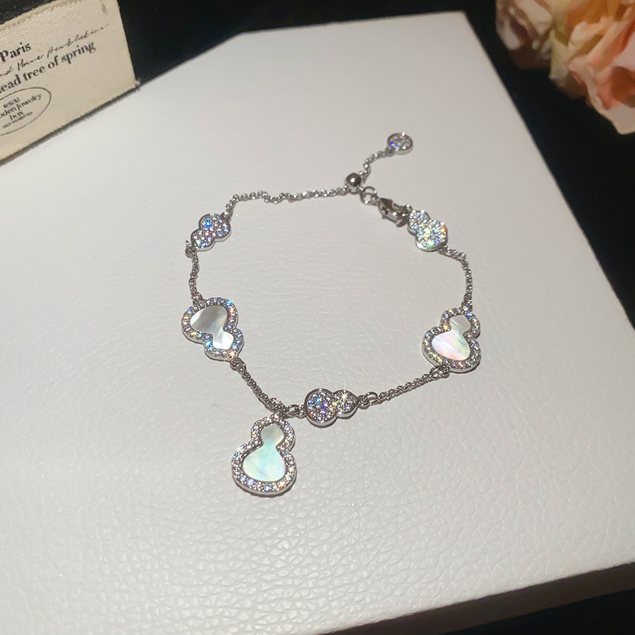 New ultra-shiny zircon gourd mother-of-pearl bracelet, new Chinese-style exquisite niche design jewelry, fashionable and versatile accessory - view 6