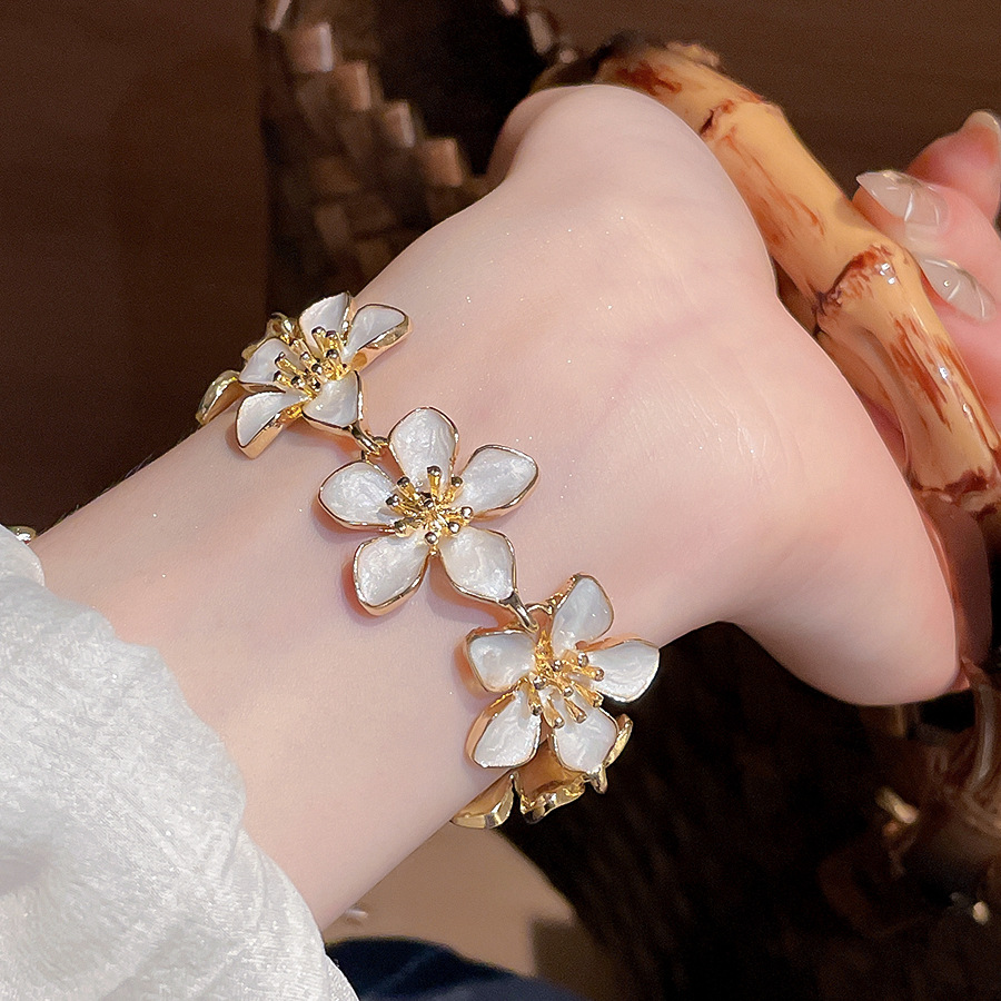 European and American cross-border metal oil-drip flower spliced seaside vacation style bracelet, niche high-end jewelry wholesale - view 3