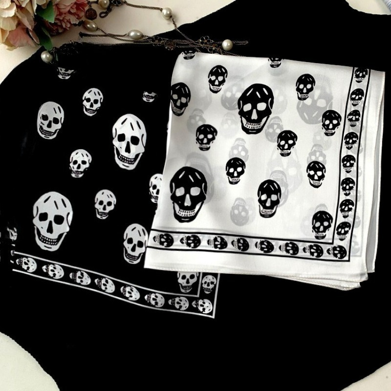 Luxury Casual Silk Scarf Fashionable Pure Silk Square Scarf with Skull Pattern New Style Mulberry Silk Versatile Scarf