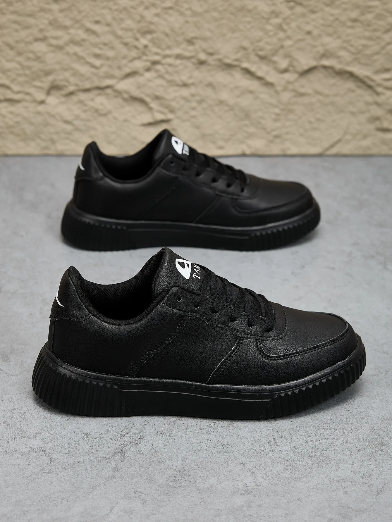 Fashion Leather Men White Sneakers Breathable Comfort Classic Casual Shoes Mens Women Outdoor Walking Shoes Couple Footwear Size 260618 - view 6