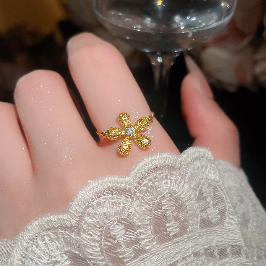 Zircon Flower Ring, Unique Design, Versatile Personality Jewelry, light luxury high-end jewelry for women - view 5