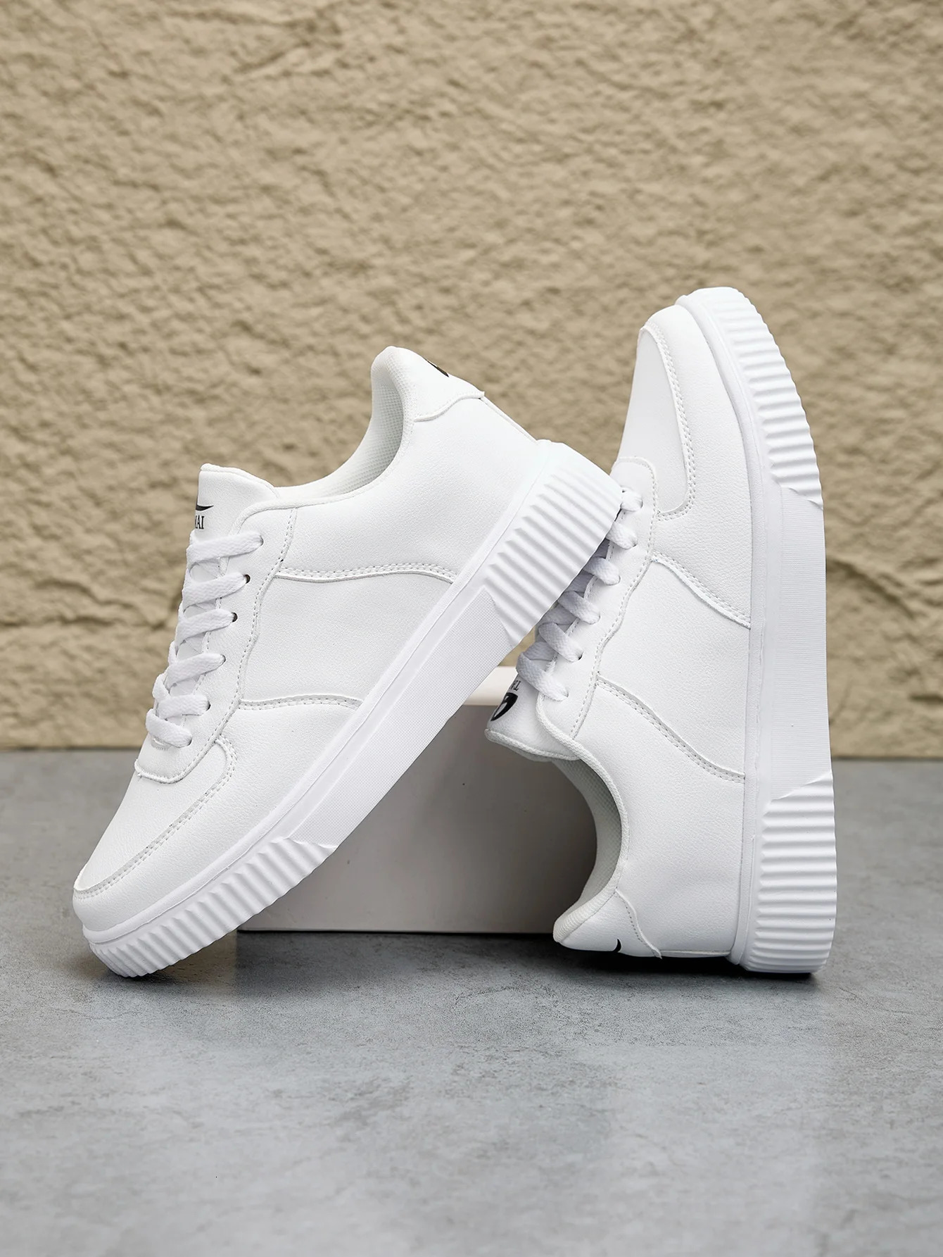 Fashion Leather Men White Sneakers Breathable Comfort Classic Casual Shoes Mens Women Outdoor Walking Shoes Couple Footwear Size 260618 - view 3