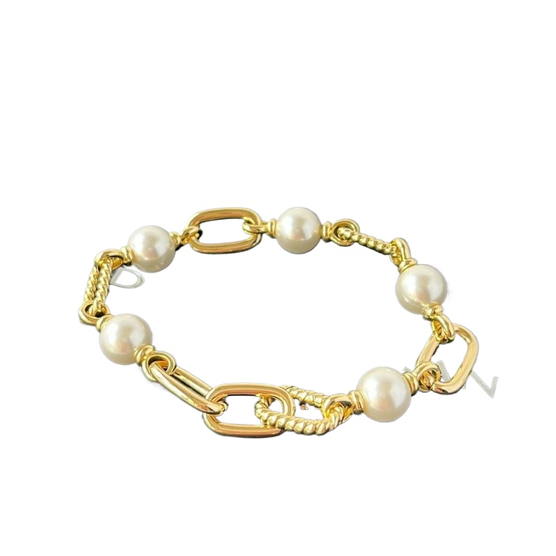 Fashionable Jewelry with Diamonds Popular Pearl Bracelets From Europe and America Unique Bracelet Chains