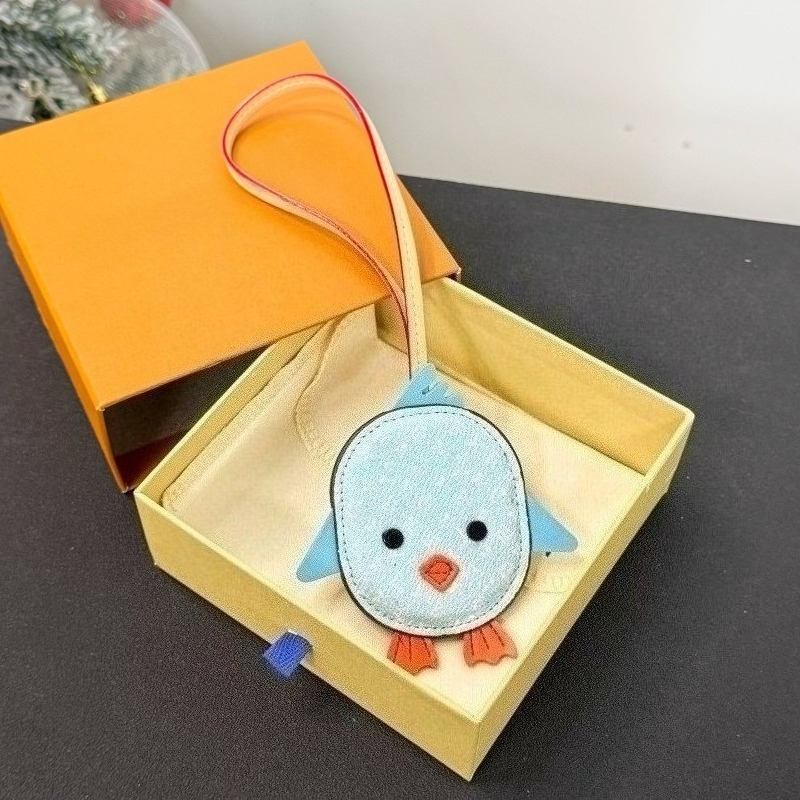 Luxury and Understated Keychain Jewelry Designer High-quality Keychains Cute Little Chicken Bag Hanging Ornaments
