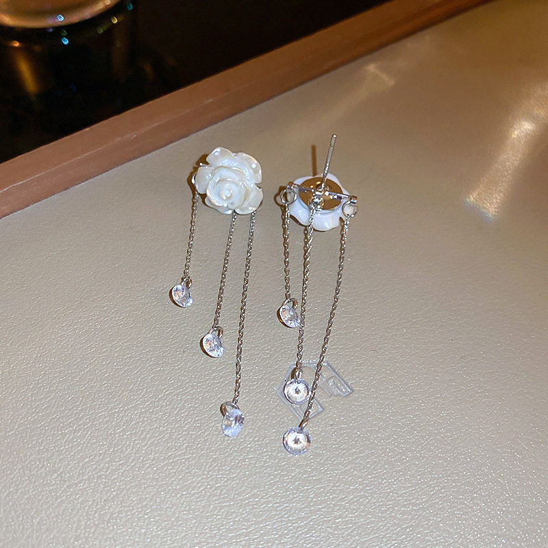 French-style gentle acrylic tassel flower earrings, exquisite niche design, fashionable and versatile earrings for commuting - view 7