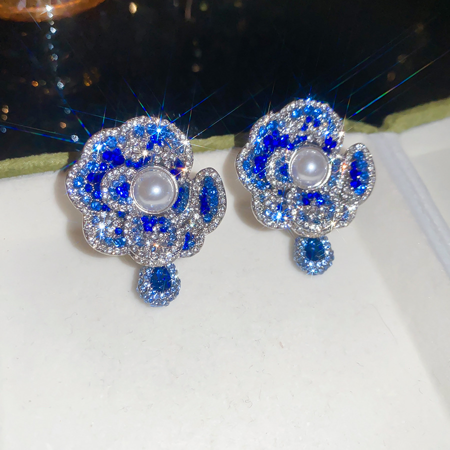 New Chinese-style flower with diamond inlay, niche design, high-end and elegant women's vintage earrings - view 9