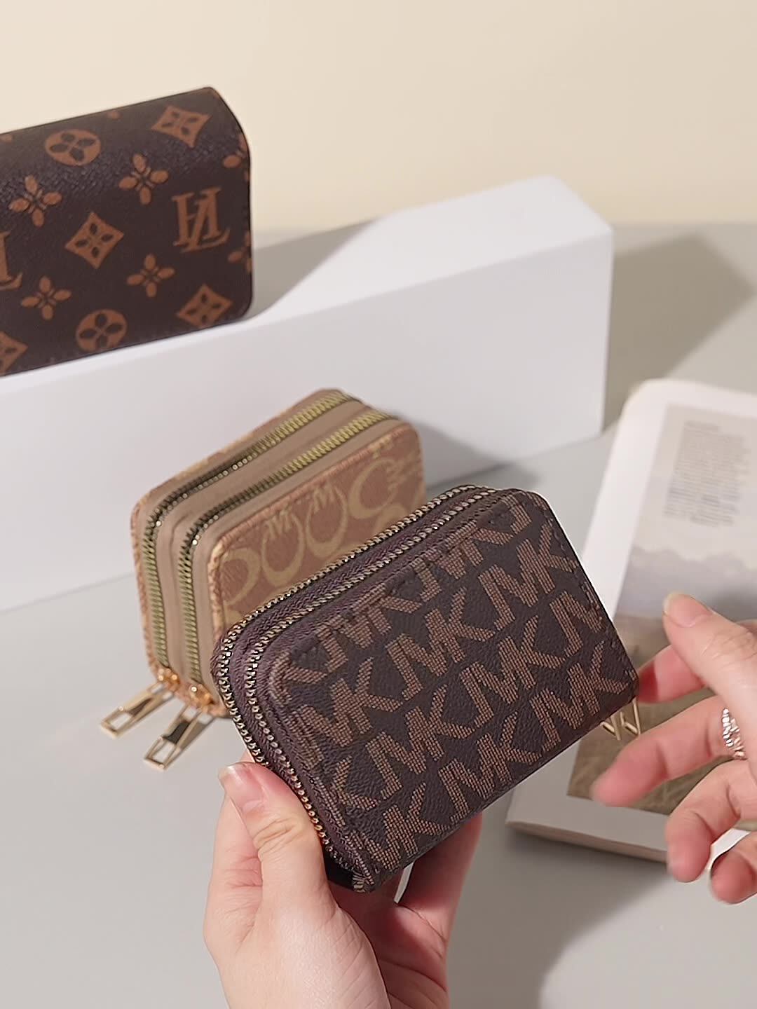 Ladies Short Wallet, European and American Retro Small Purse, Double Zipper Multi-Card Slot Card Holder, Ins Portable Fashion Coin Purse, New Luxury W - view 3