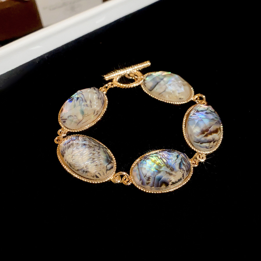 2026 New Model Horseshoe Buckle Double Row Pearl French Vintage Elegant Bracelet Fashionable Niche High-End Jewelry - view 3