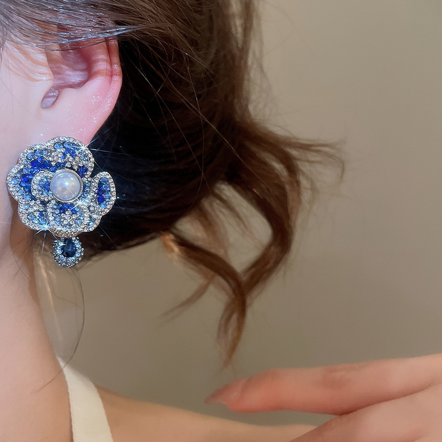 New Chinese-style flower with diamond inlay, niche design, high-end and elegant women's vintage earrings - view 4