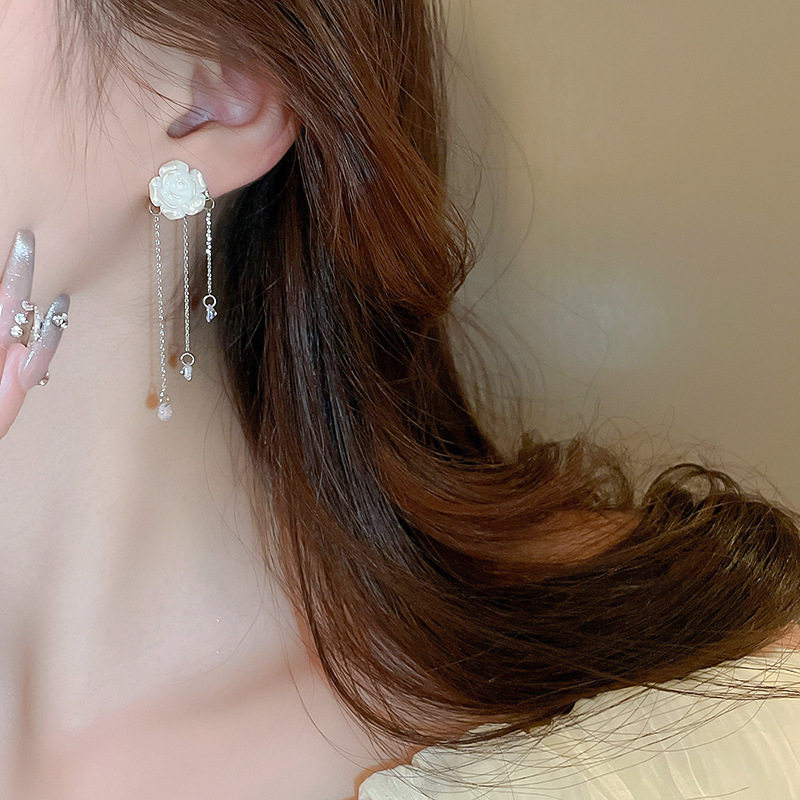 French-style gentle acrylic tassel flower earrings, exquisite niche design, fashionable and versatile earrings for commuting - view 8