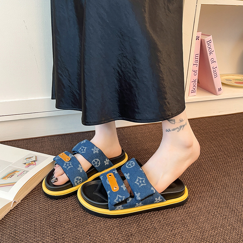 Fashion Ladies Vintage Print Design Soft Bottom Comfort Beach Slippers 2026 Summer New Non Slip Casual Indoor Outdoor Slippers Free Shipping