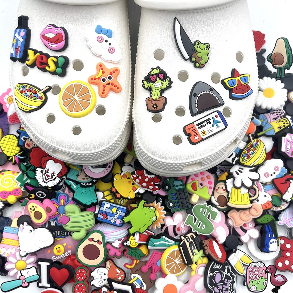 30-200Pcs Random Mixed Shoe Charms Decoration Fit Bubble Slides Clog Sandals Ornament Shoes Accessories Pins kids Party Gifts 260622 - view 3